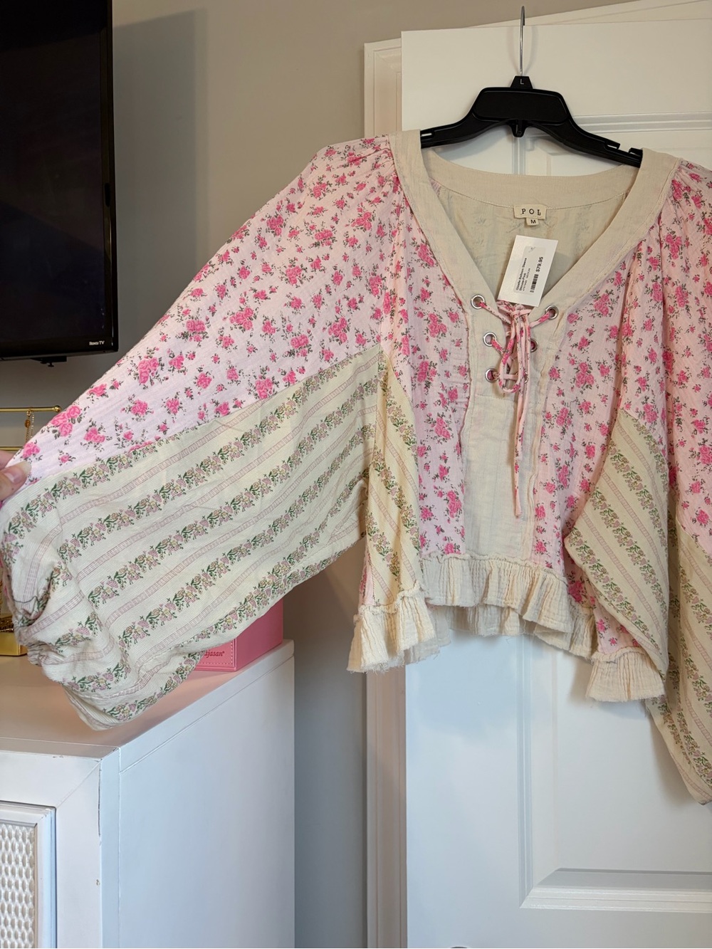 POL Pink Floral Lace-Up Gizelle balloon sleeve Blouse - Picture 3 of 4